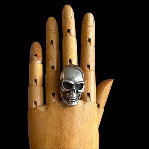 Vintage Silver Chunky Skull Ring